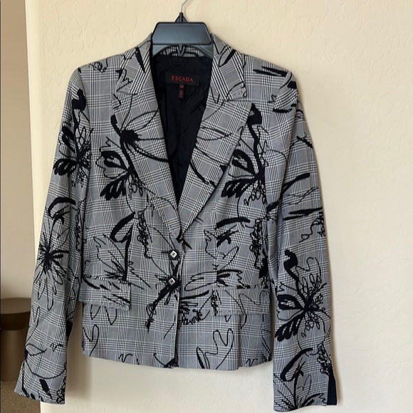 Escada Jackets & Blazers - Escada Black & Gray Floral Blazer with 2 Button Front